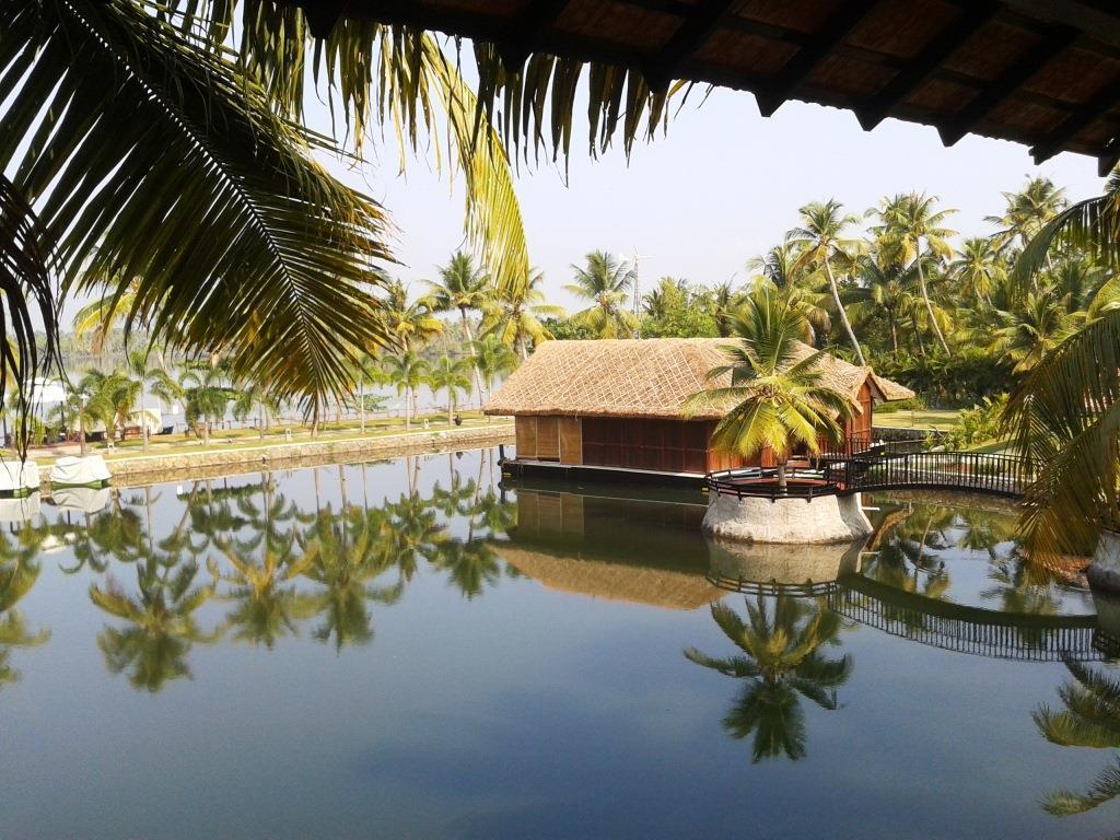 Vasundhara Sarovar Premiere Alappuzha Exterior foto