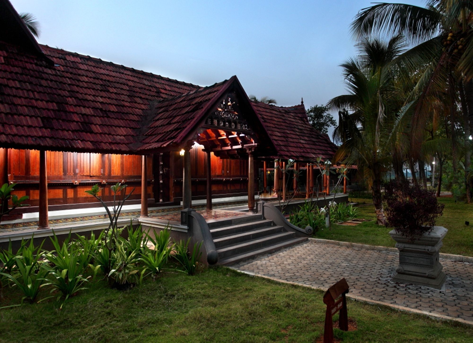 Vasundhara Sarovar Premiere Alappuzha Exterior foto